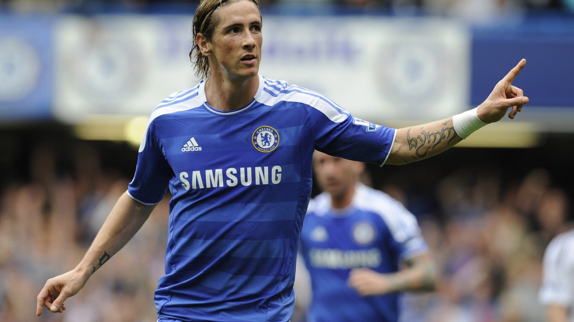 “马科斯·梅特罗的全能防守与强大进攻,为阿根廷美洲狮队打下胜利基础”