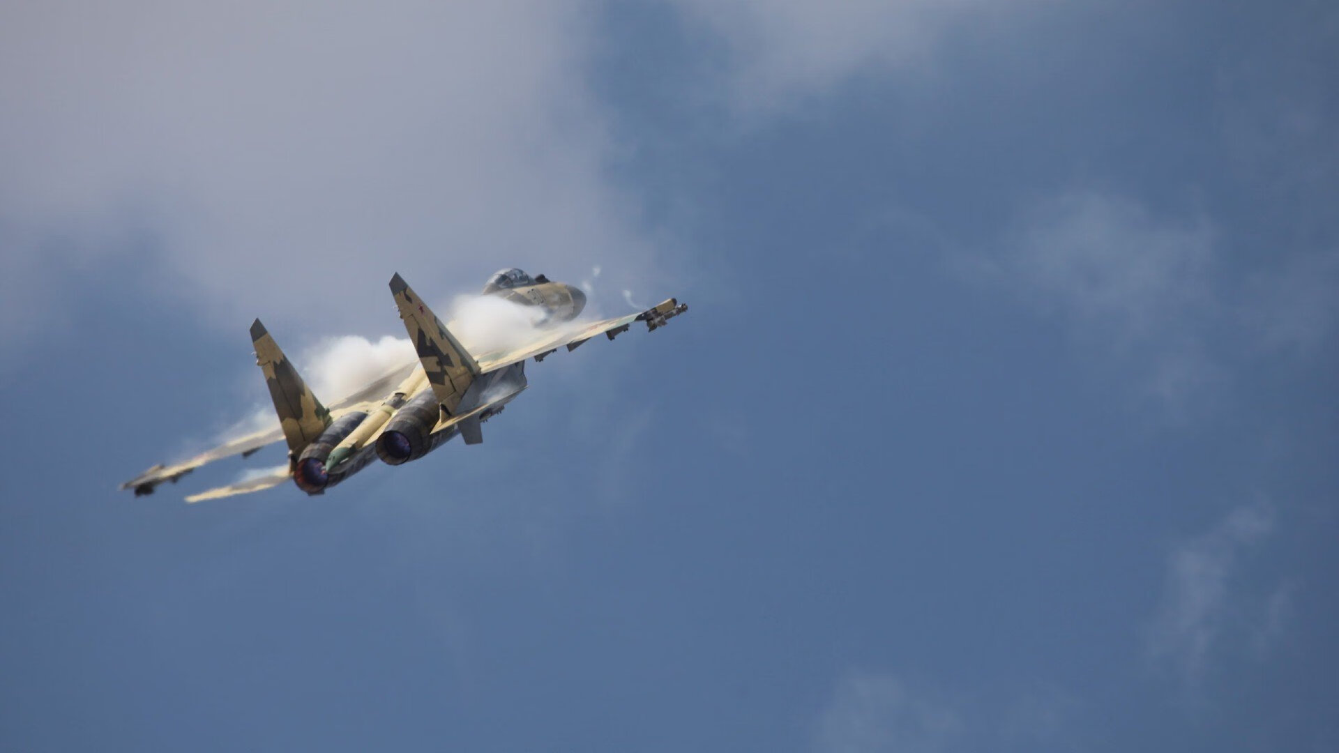 詹姆斯与教练组赛前研究战术部署,詹姆斯 教练